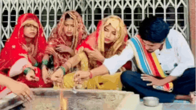 ‘Didn’t want to live apart’: 3 sisters marry their social media cameraman in UP’s Amroha; wedding videos go viral | Ghaziabad News
