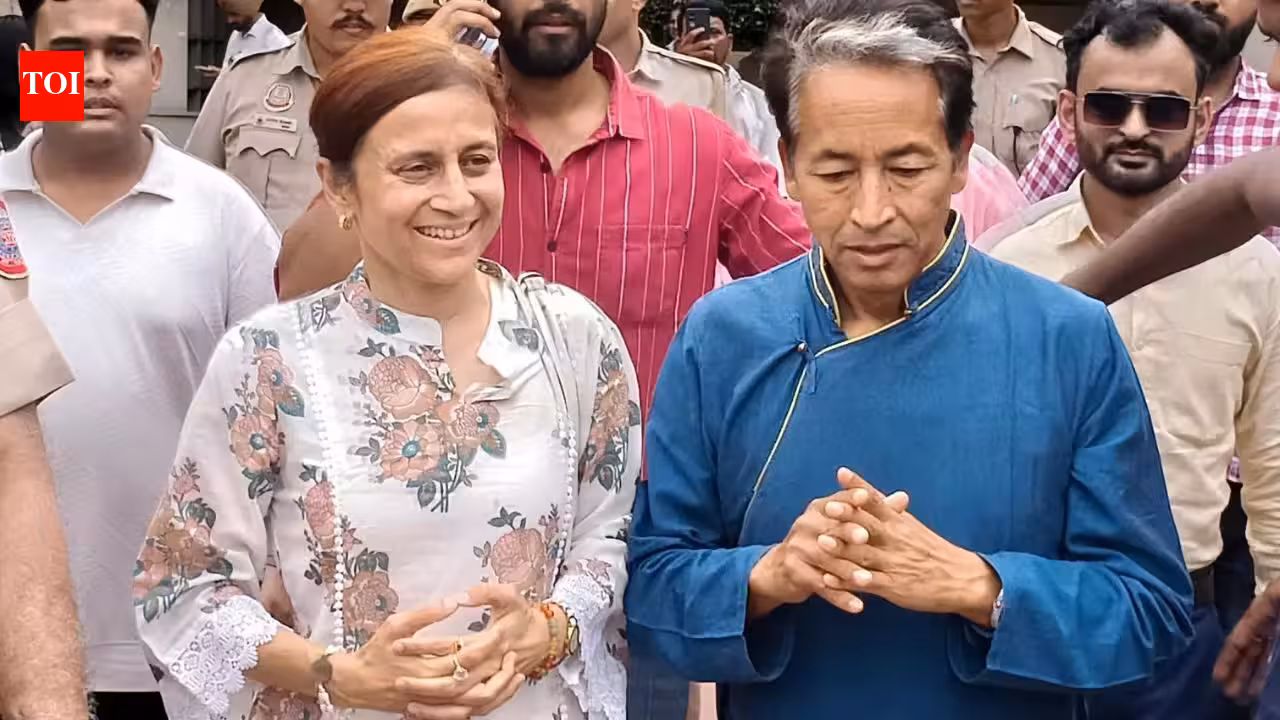 ‘It does not end in darkness’: Sonam Wangchuk visits Rajghat, congratulates youth on protest | India News